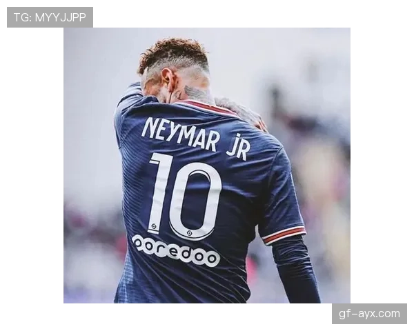 内马尔加盟巴萨决策解析:从核心到梅西身边战术拼图的转变 内马尔加盟巴萨决策解析:从核心到梅西身边战术拼图的转变