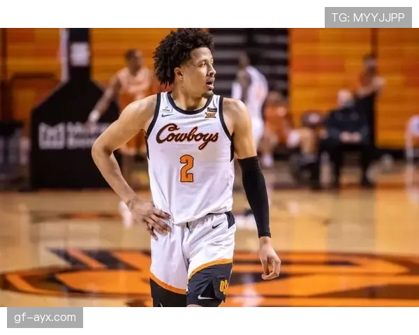 凯德·坎宁安挡拆突破制造错位，助攻率较上季攀升